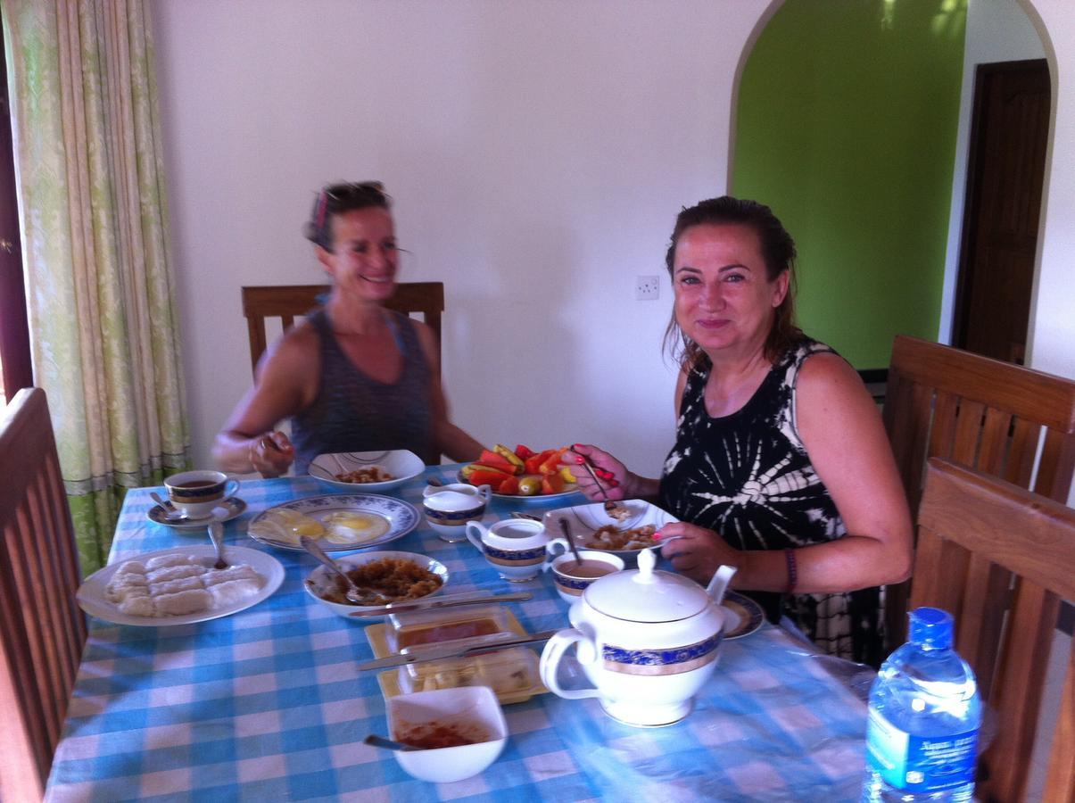 Bee Nest Bed & Breakfast Негомбо Экстерьер фото