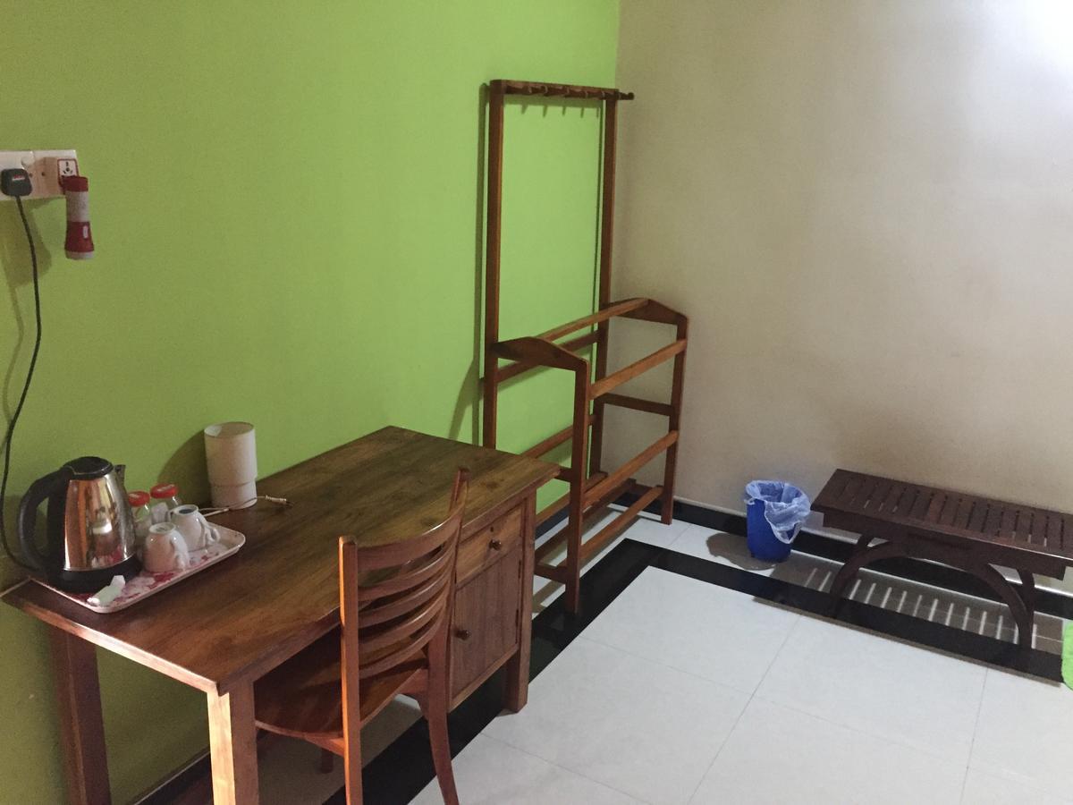 Bee Nest Bed & Breakfast Негомбо Экстерьер фото