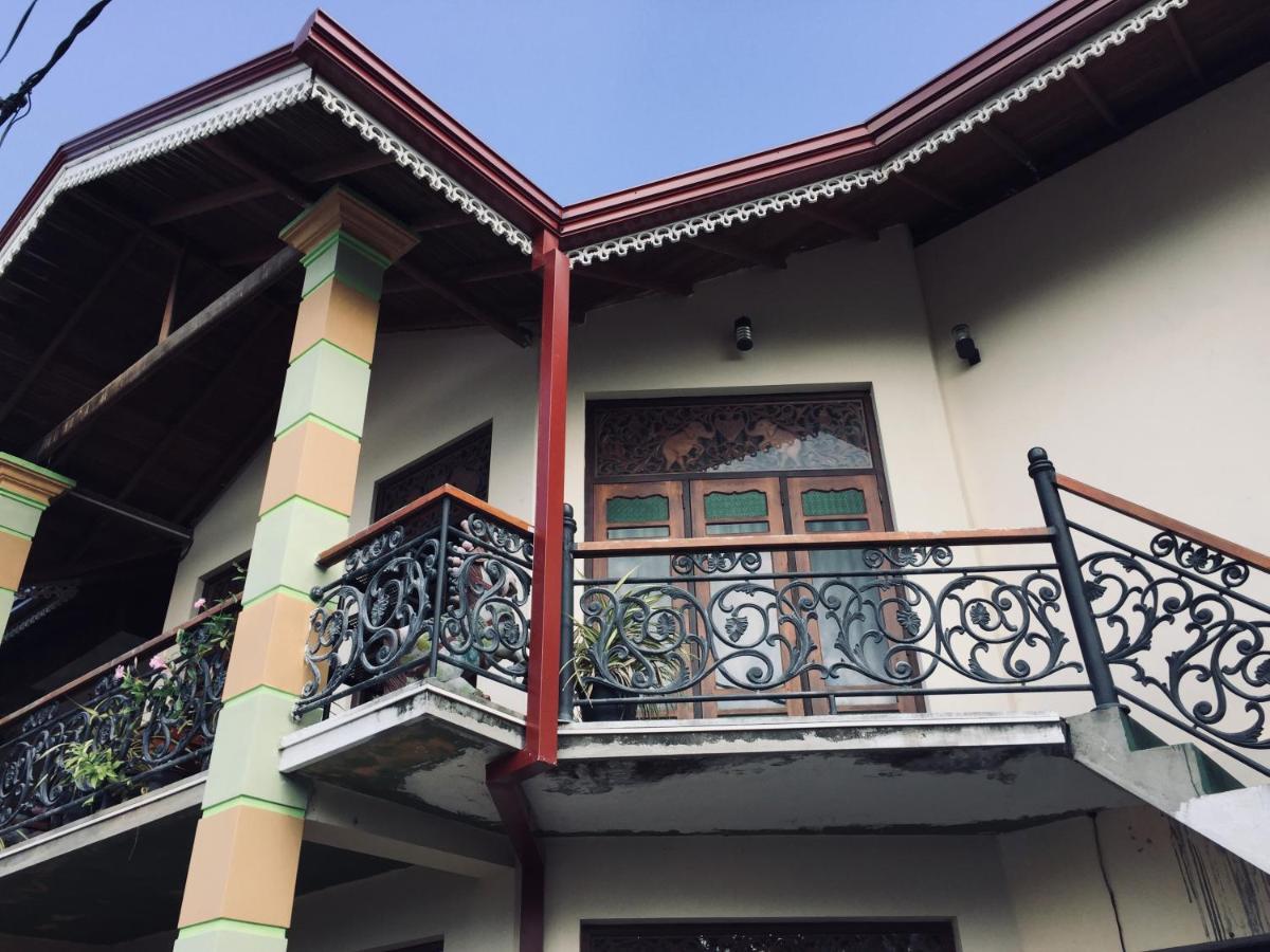 Bee Nest Bed & Breakfast Негомбо Экстерьер фото